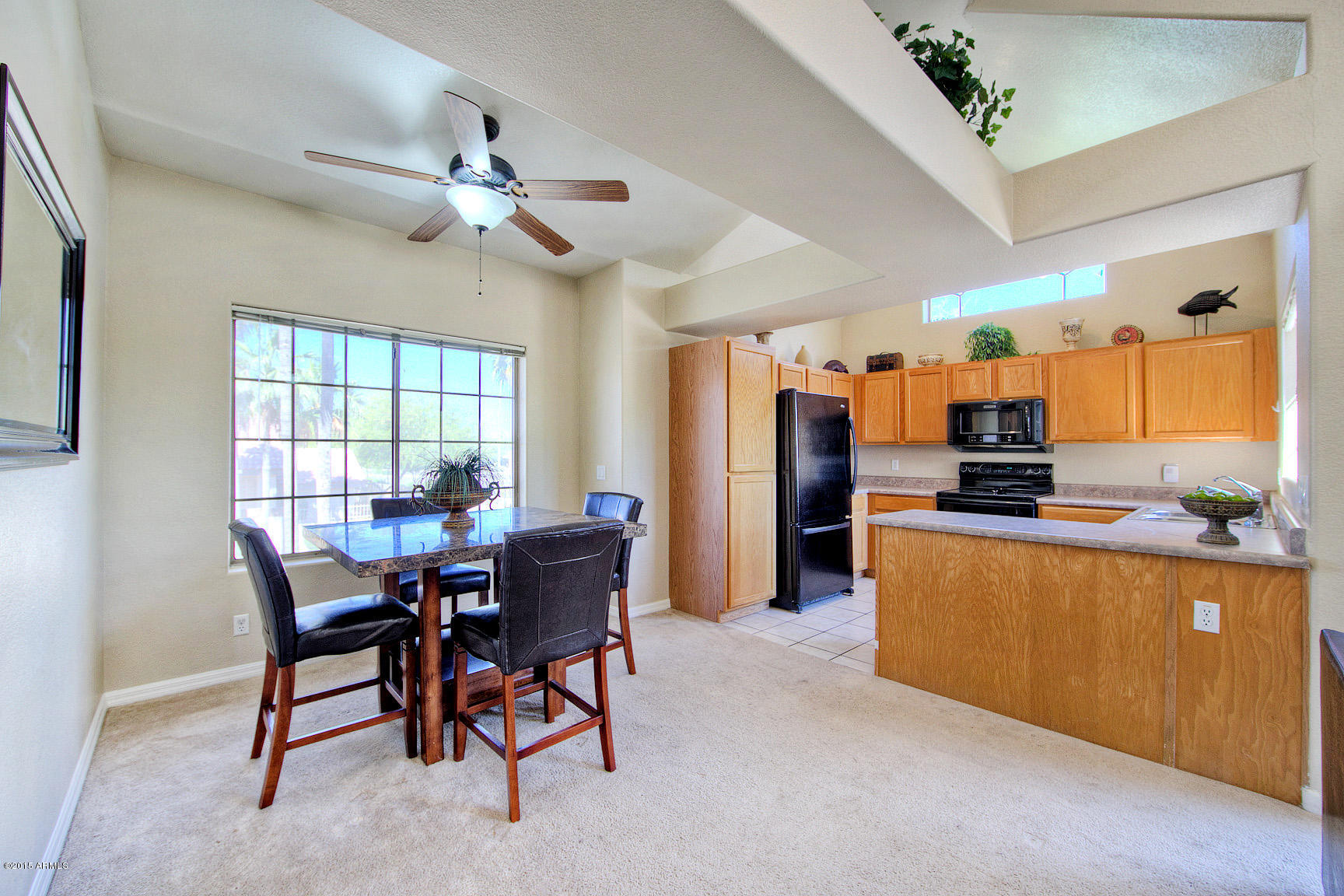 2801 North Litchfield Road, Unit 68 Goodyear, AZ 85395 - Photo 2 of 20 Dining room
