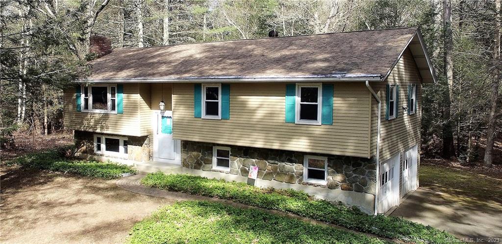 Welcome Home to 26 Pinecrest Rd.