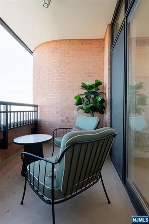 $1,900,000 | 616 South Orange Avenue, Unit C006C, Maplewood, NJ 07040
