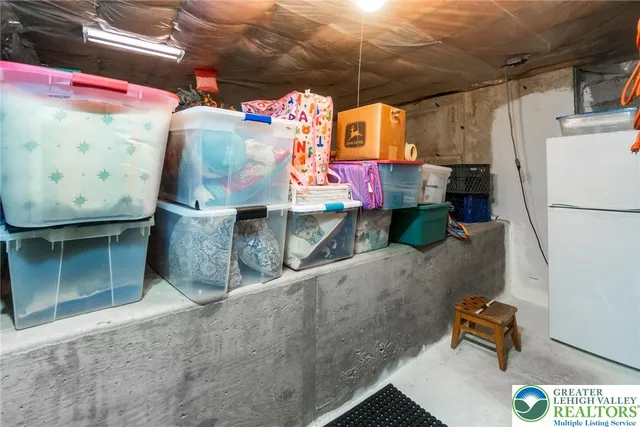 $458,000 | 4 Kinderwood Drive, Easton, PA 18042