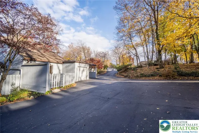 $458,000 | 4 Kinderwood Drive, Easton, PA 18042