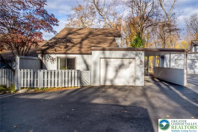 $458,000 | 4 Kinderwood Drive, Easton, PA 18042