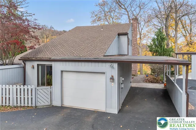 $458,000 | 4 Kinderwood Drive, Easton, PA 18042