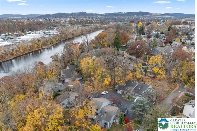 $458,000 | 4 Kinderwood Drive, Easton, PA 18042