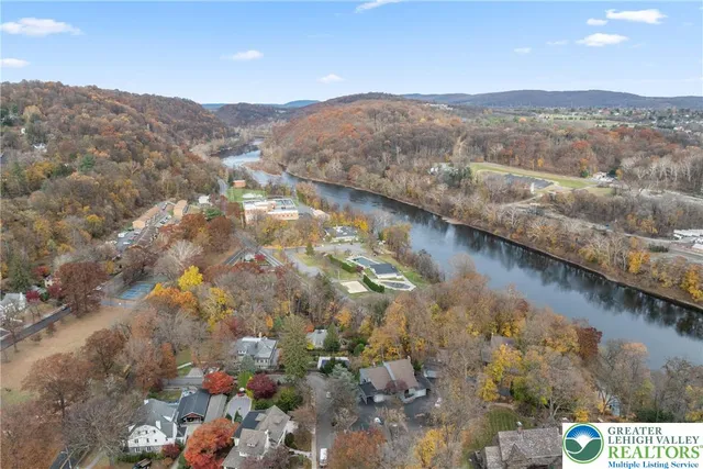 $458,000 | 4 Kinderwood Drive, Easton, PA 18042