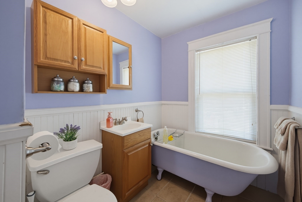 413 Goldthwaite Road Northbridge, MA 01588 - Photo 30 of 34