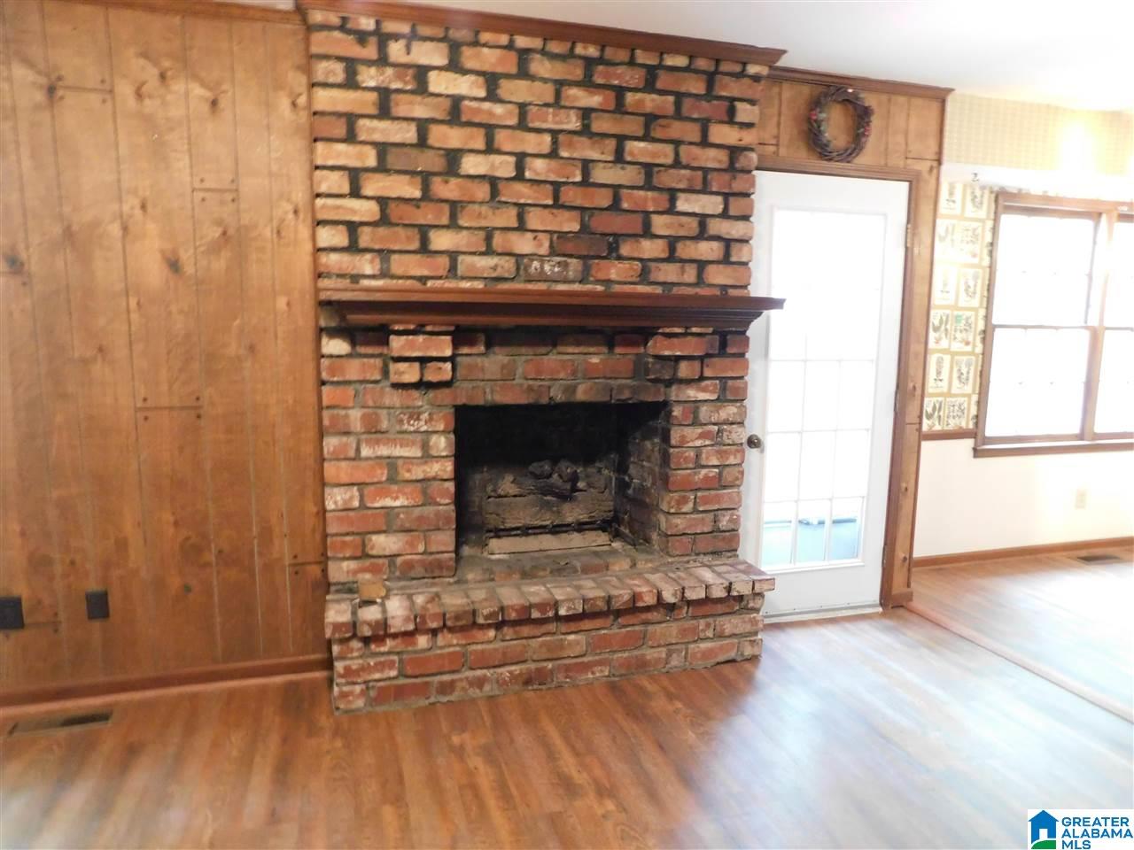 4633 Tecumseh Lane Pelham, AL 35124 - Photo 9 of 37