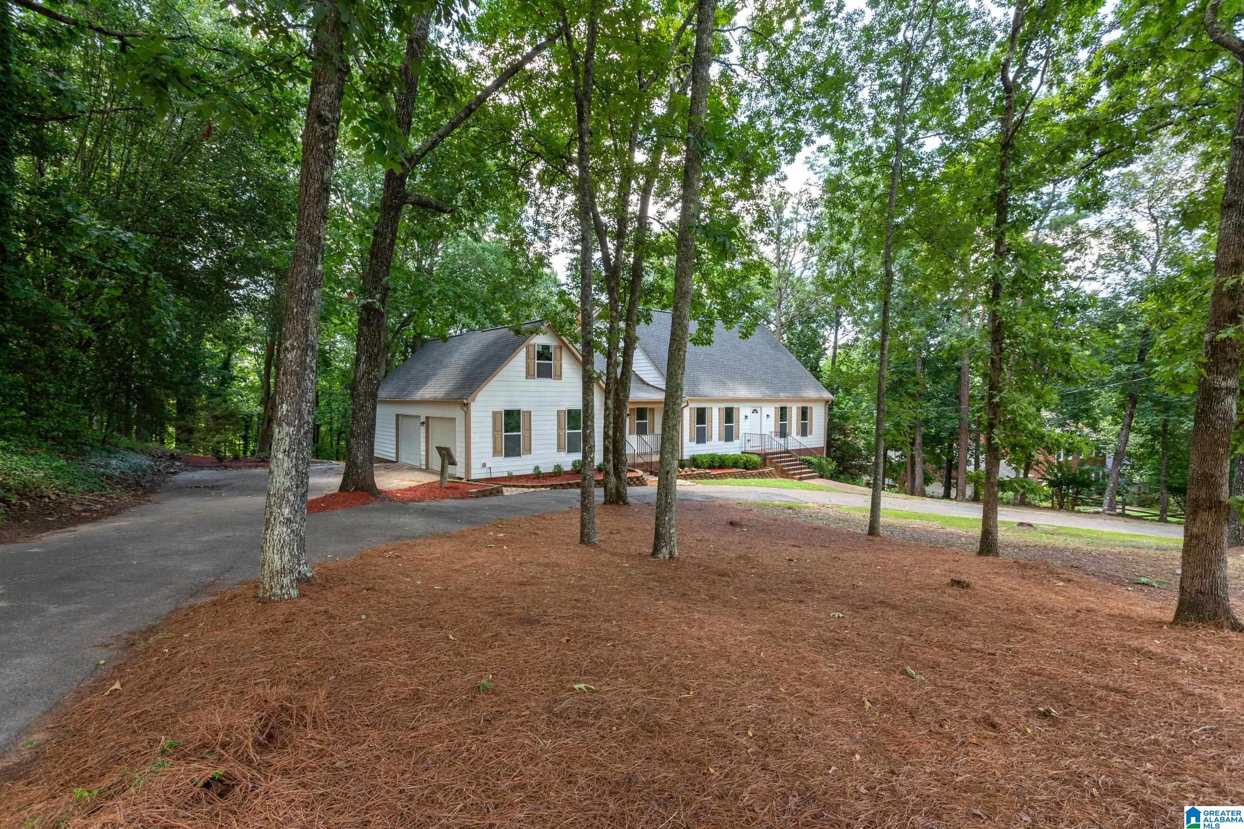 805 Hillyer High Road Anniston, AL 36207 - Photo 3 of 43