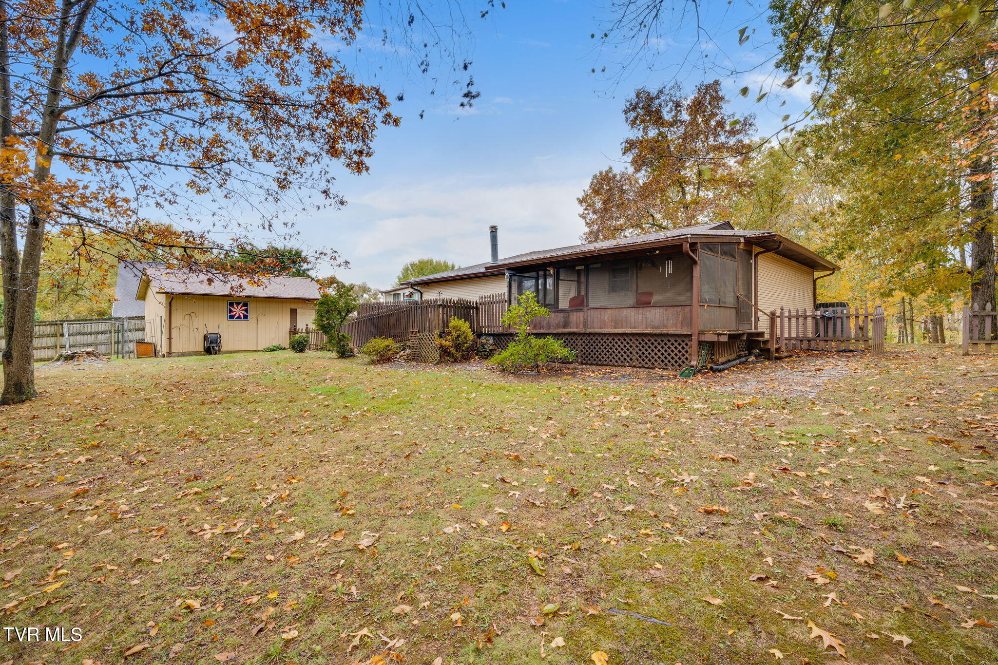 557 Lebanon Road Kingsport, TN 37663 - Photo 7 of 61 008