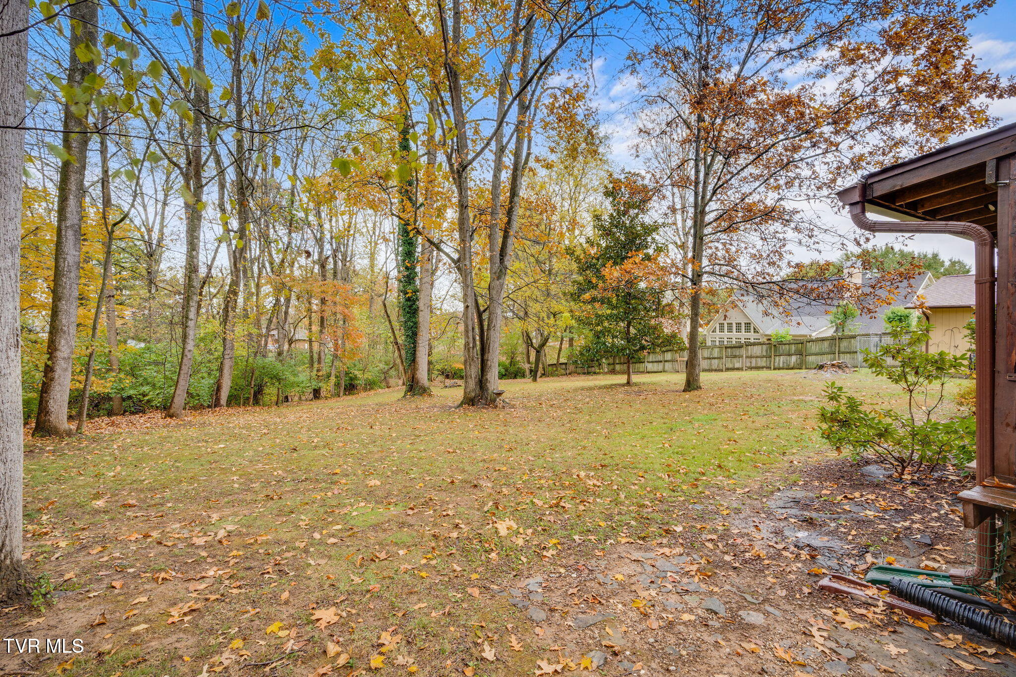 557 Lebanon Road Kingsport, TN 37663 - Photo 8 of 61 010