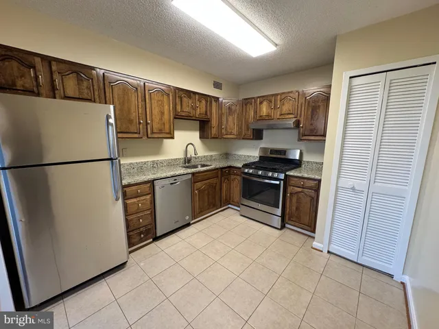 $214,900 | 5225 Pooks Hill, Unit 710N, Bethesda, MD 20814
