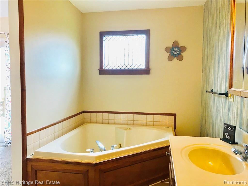 8490 Antcliff Road Howell, MI 48855 - Photo 17 of 30
