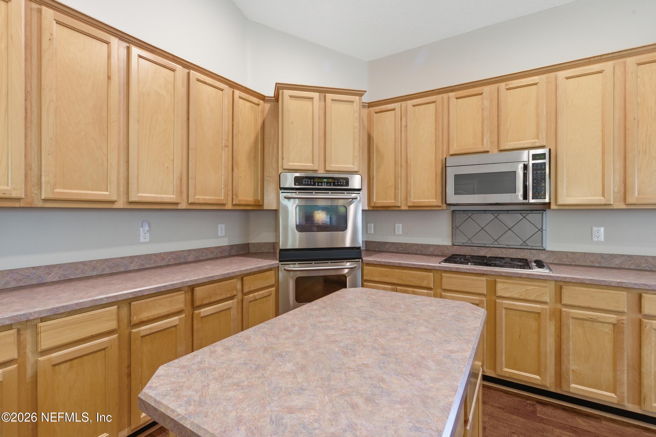 14779 Amelia View Drive Jacksonville, FL 32226 - Photo 23 of 81 Kitchen with Double Wall Oven