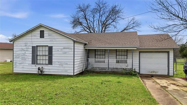 $350,000 | 111 East Main Street, Gunter, TX 75058
