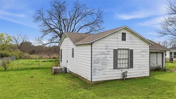 $350,000 | 111 East Main Street, Gunter, TX 75058