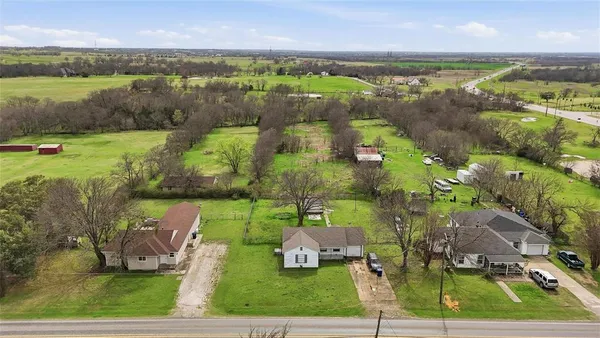$350,000 | 111 East Main Street, Gunter, TX 75058