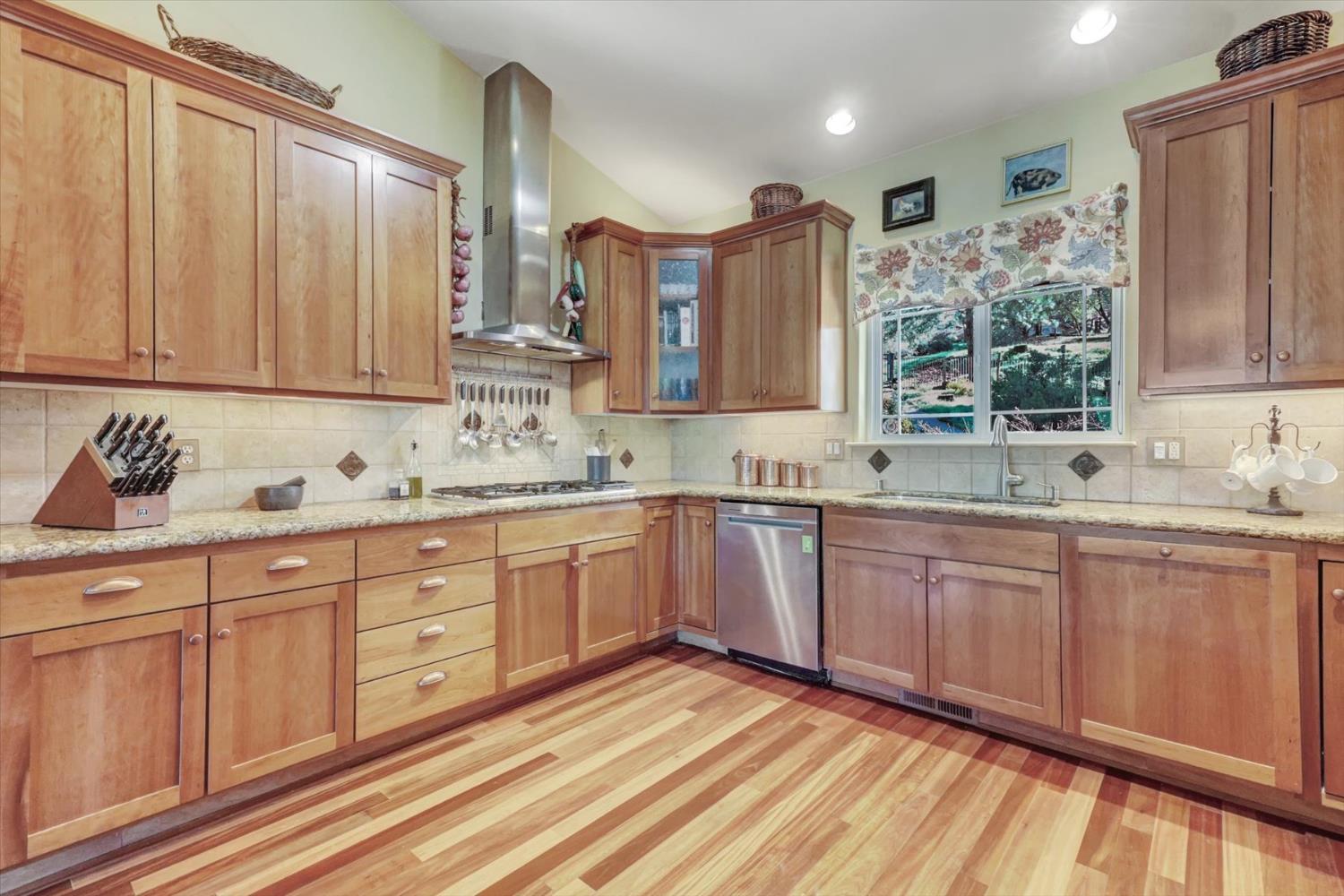 18814 Norlene Way Grass Valley, CA 95949 - Photo 13 of 89
