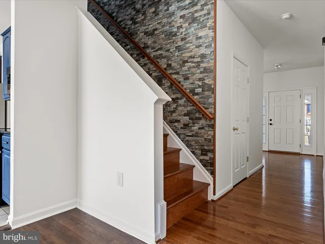 a view of an outdoor space