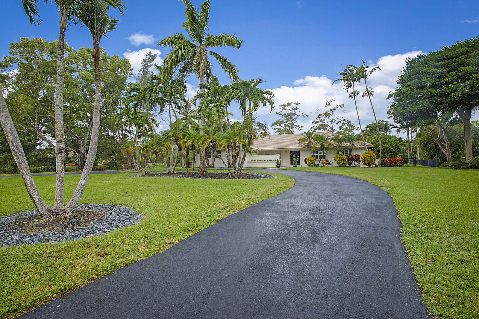 22761 Vistawood Way Boca Raton, FL 33428 - Photo 65 of 81 Circular Driveway
