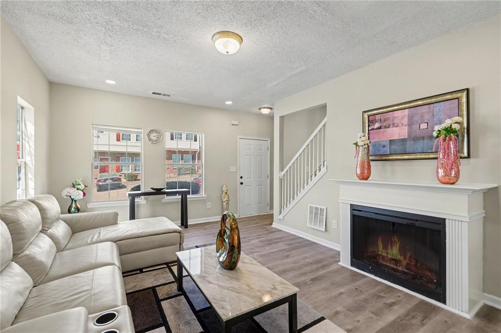 3604 Ginnis Road, Unit 6 Atlanta, GA 30331 - Photo 4 of 27