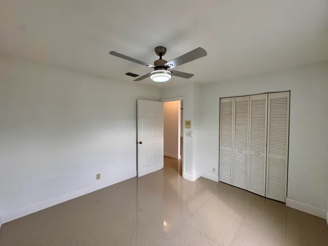 a view of empty room with window