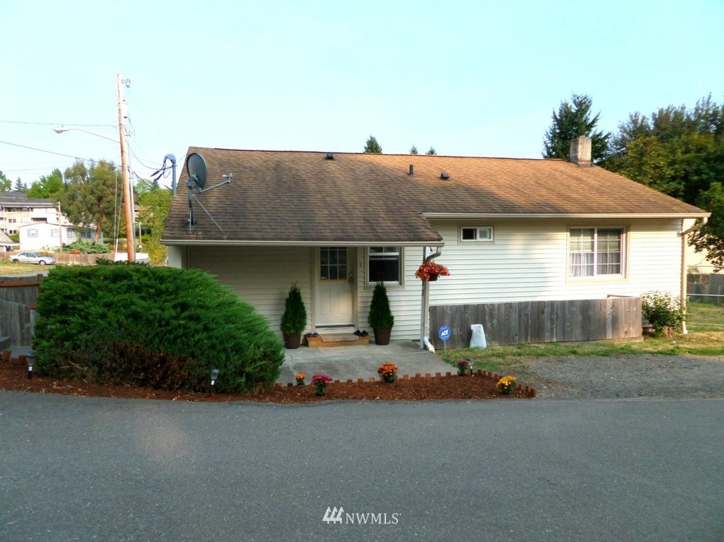 1121 Magnuson Way Bremerton, WA 98310 - Photo 2 of 14 Gallery Image 2
