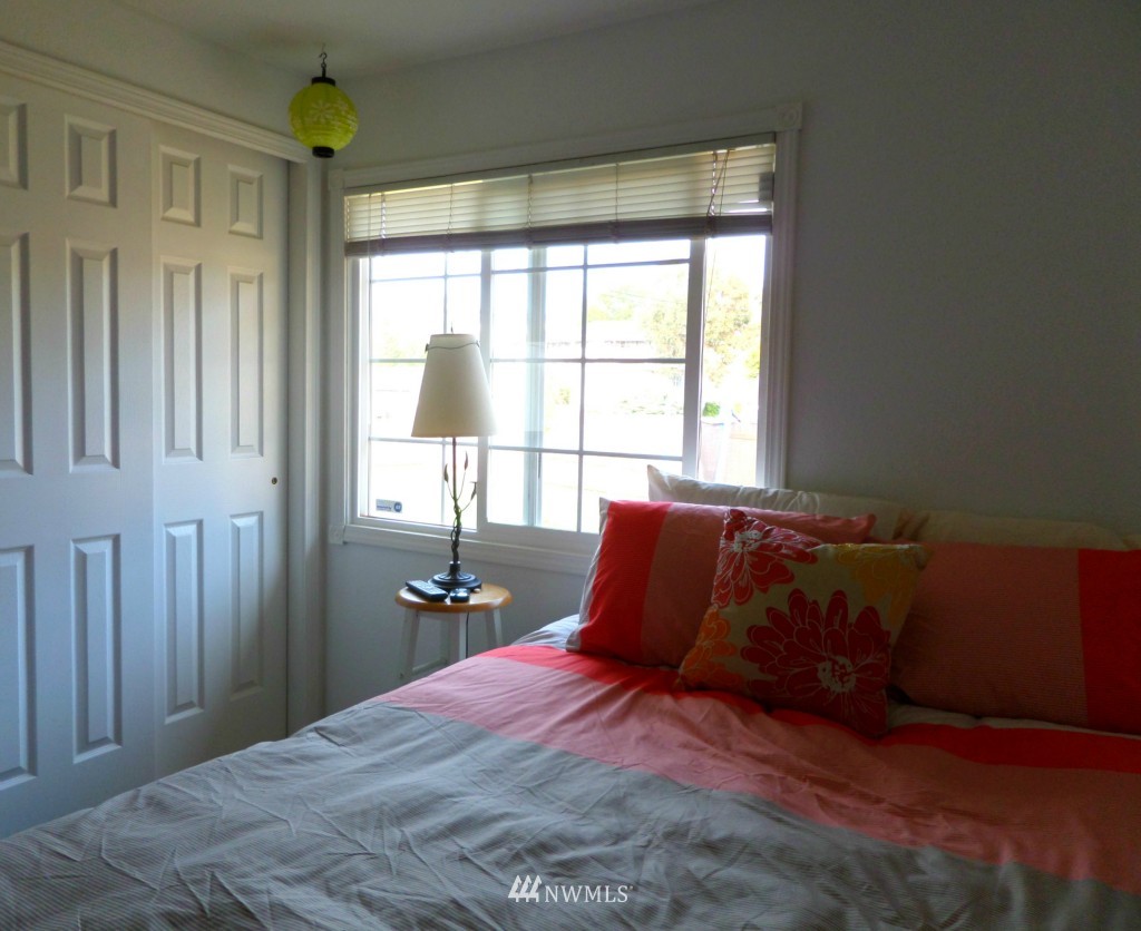 1121 Magnuson Way Bremerton, WA 98310 - Photo 12 of 14 Gallery Image 12