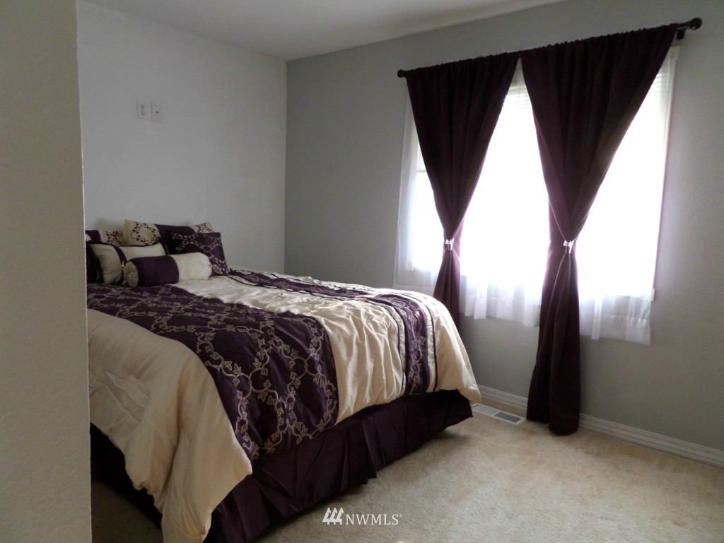 1121 Magnuson Way Bremerton, WA 98310 - Photo 13 of 14 Gallery Image 13