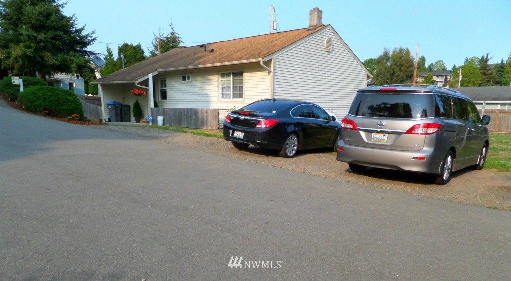1121 Magnuson Way Bremerton, WA 98310 - Photo 4 of 14 Gallery Image 4