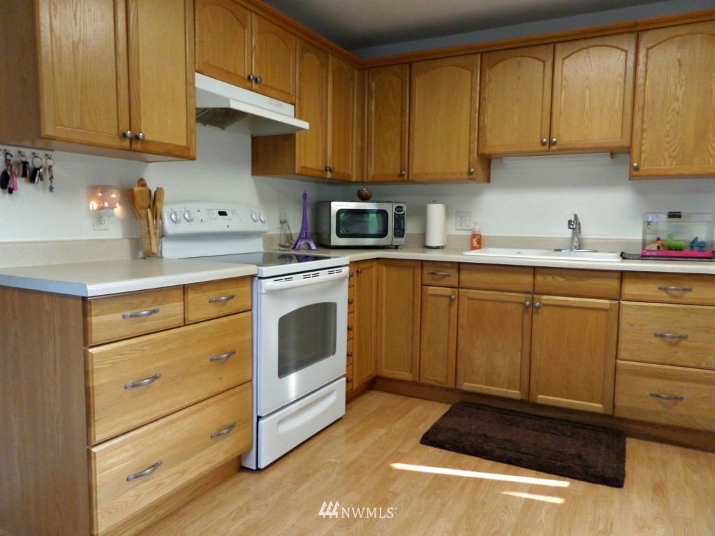 1121 Magnuson Way Bremerton, WA 98310 - Photo 5 of 14 Gallery Image 5