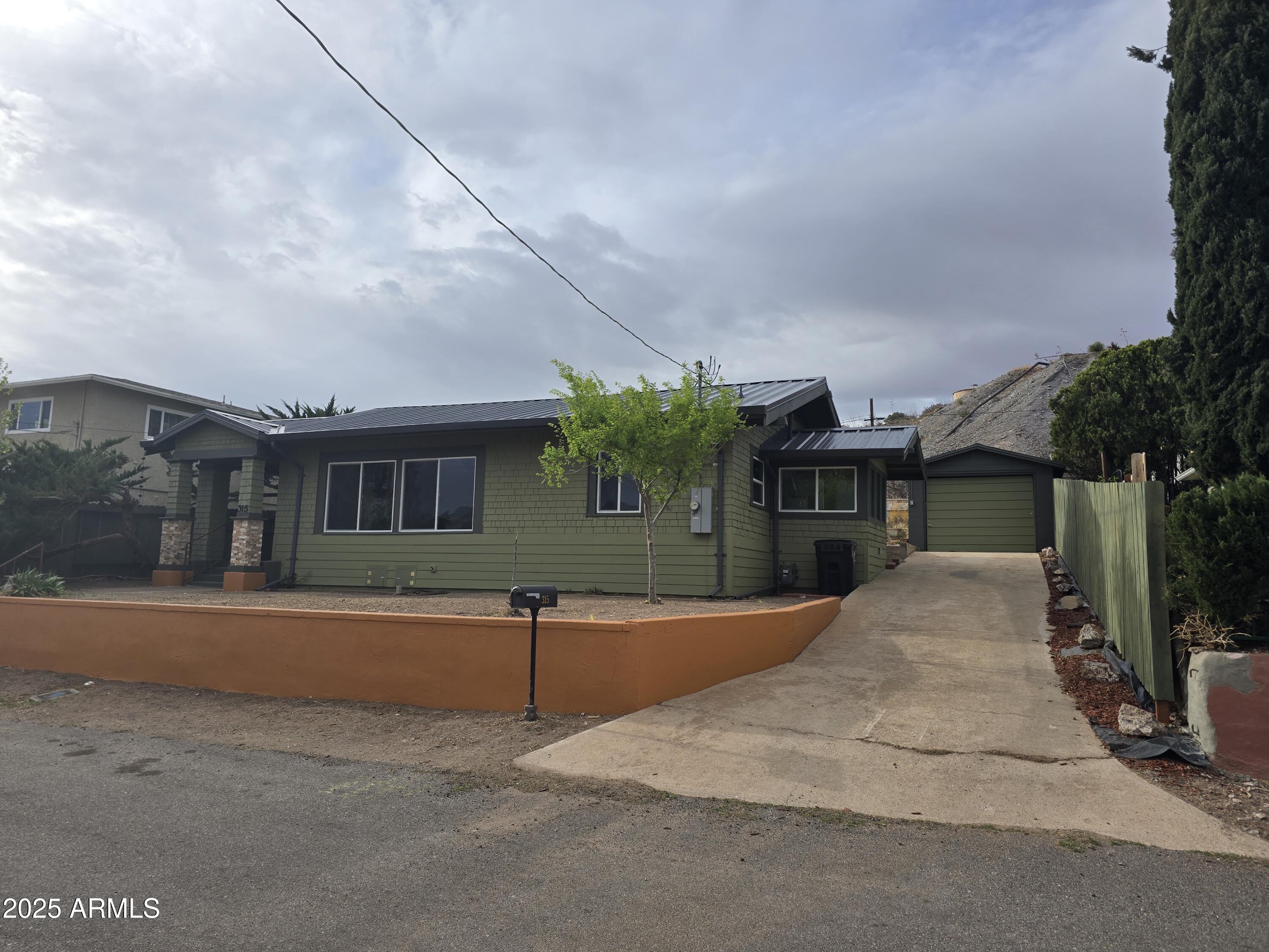 315 16th Terrace Bisbee, AZ 85603 - Photo 3 of 33 1000005000