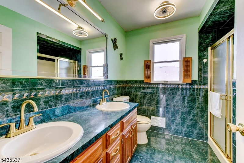 808 Columbus Avenue Raritan, NJ 08869 - Photo 28 of 47