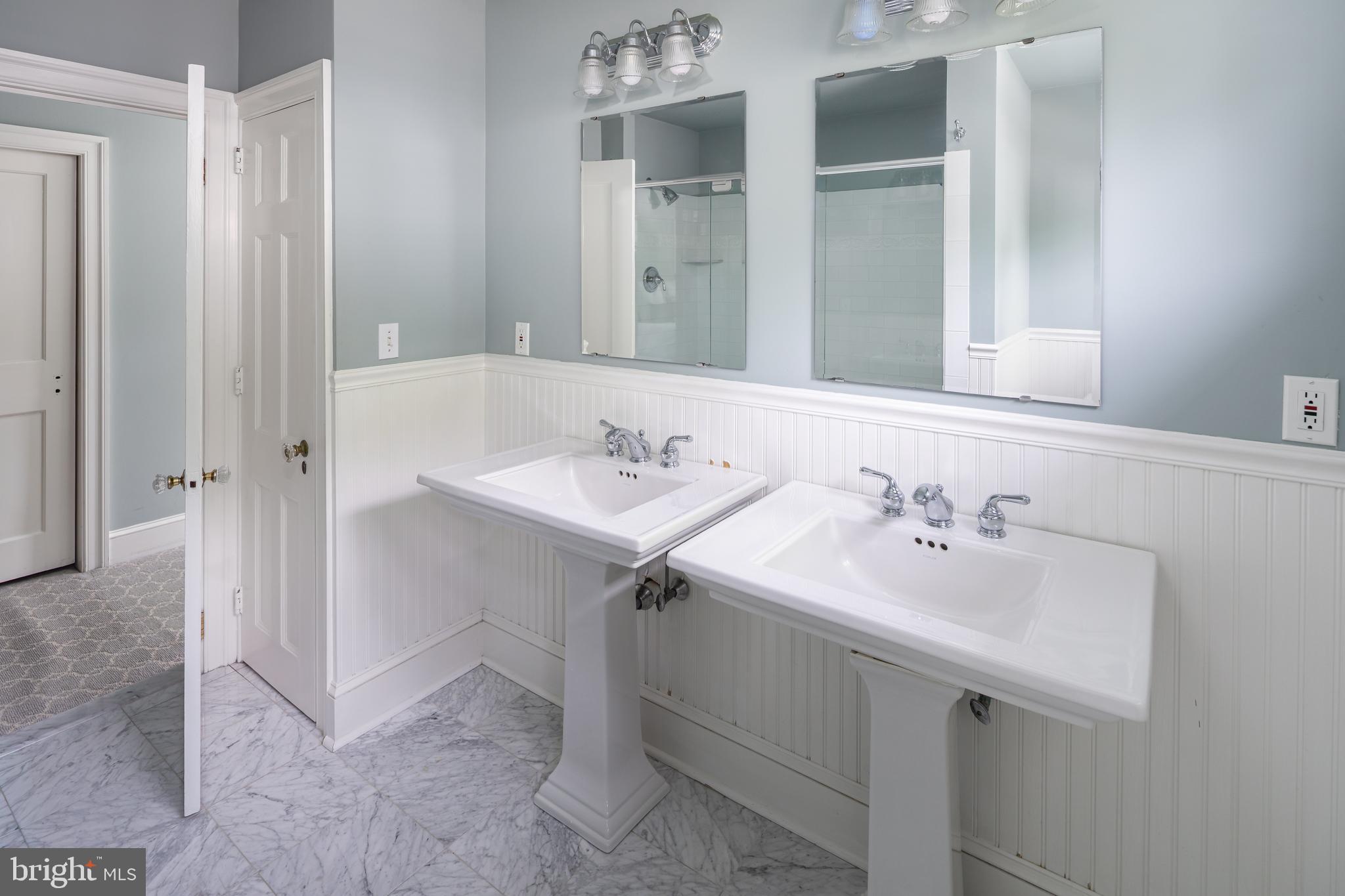 186 Lakeside Road Ardmore, PA 19003 - Photo 29 of 47 Primary En Suite Bathroom w/ Dual Vanities
