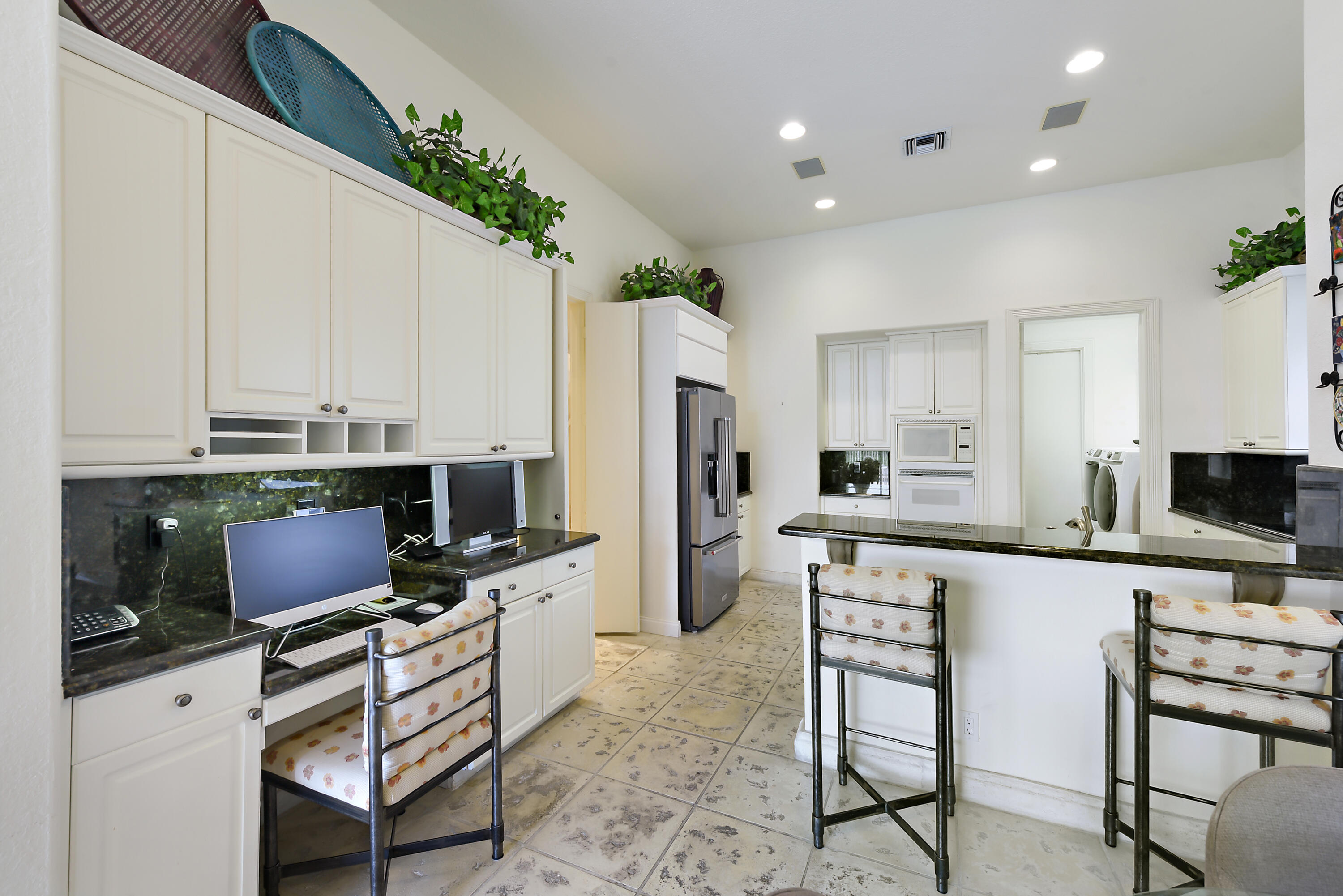 7100 Islegrove Place Boca Raton, FL 33433 - Photo 18 of 60 Kitchen