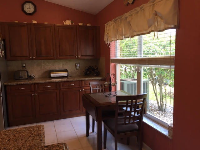 10880 Crescendo Circle Boca Raton, FL 33498 - Photo 8 of 19 Kitchen nook