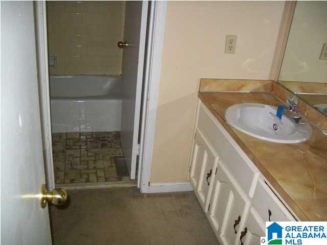 905 Woodbrook Road Birmingham, AL 35215 - Photo 18 of 31