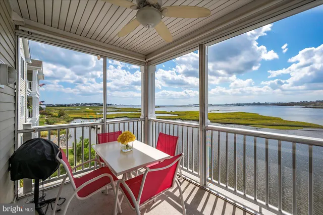 $700,000 | 37292 Lighthouse Road, Unit 202, Selbyville, DE 19975