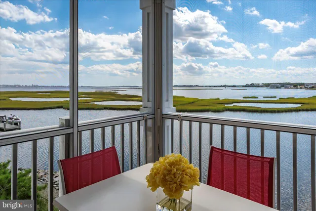 $700,000 | 37292 Lighthouse Road, Unit 202, Selbyville, DE 19975