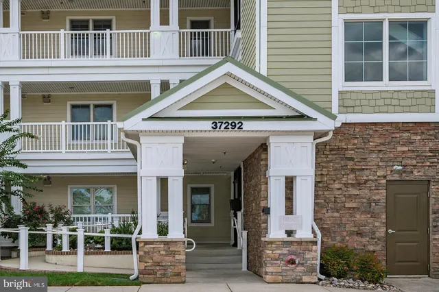$700,000 | 37292 Lighthouse Road, Unit 202, Selbyville, DE 19975