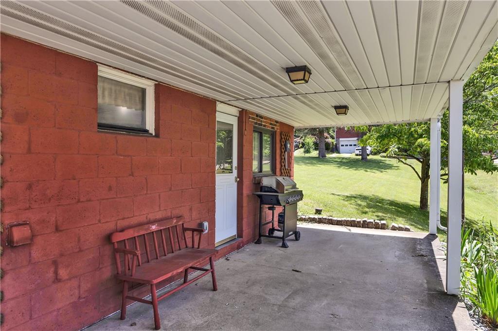 16 Midway Drive McKees Rocks, PA 15136 - Photo 3 of 38