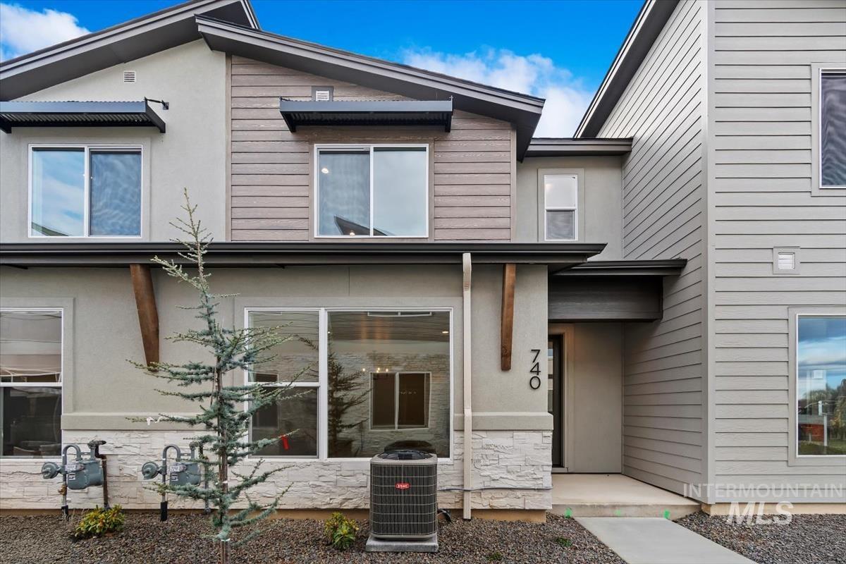 752 South Calhoun Place Star, ID 83669 - Photo 2 of 40 View of front of house featuring stucco siding