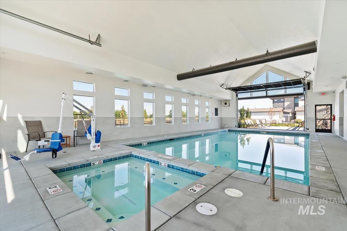 752 South Calhoun Place Star, ID 83669 - Photo 32 of 40 View of indoor pool