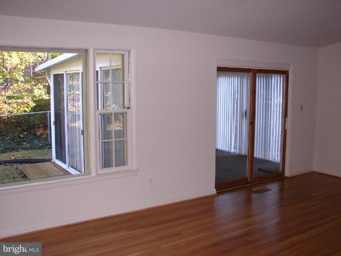 1006 Robroy Drive Silver Spring, MD 20903 - Photo 21 of 26 Living Room