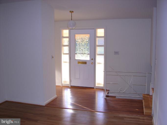 1006 Robroy Drive Silver Spring, MD 20903 - Photo 5 of 26 Foyer