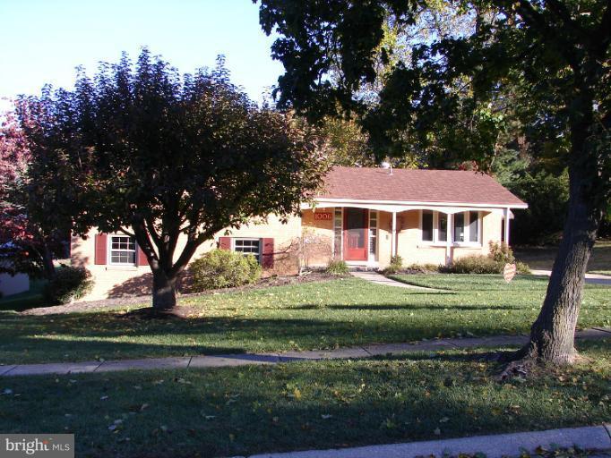 1006 Robroy Drive Silver Spring, MD 20903 - Photo 7 of 26 Street view