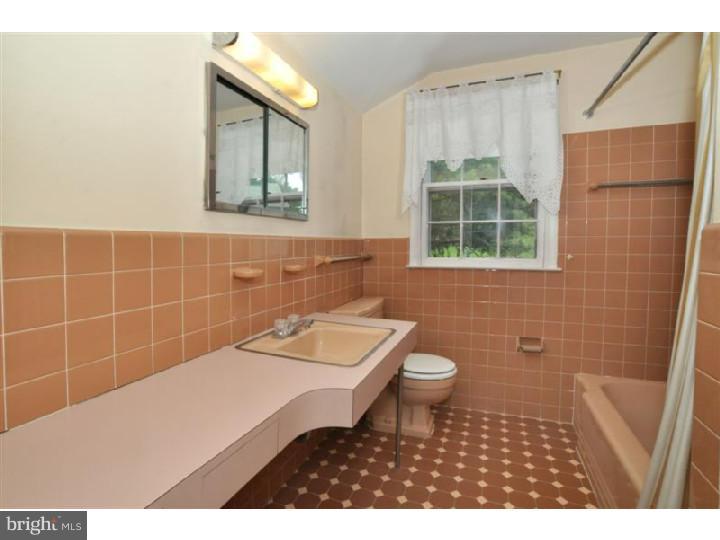 1230 Lois Road Ambler, PA 19002 - Photo 12 of 23 Gallery Image 12