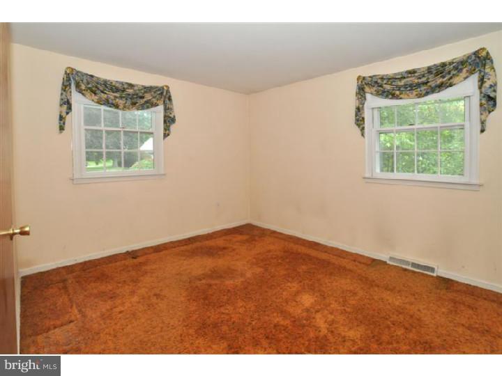 1230 Lois Road Ambler, PA 19002 - Photo 9 of 23 Gallery Image 9