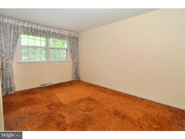 1230 Lois Road Ambler, PA 19002 - Photo 10 of 23 Gallery Image 10