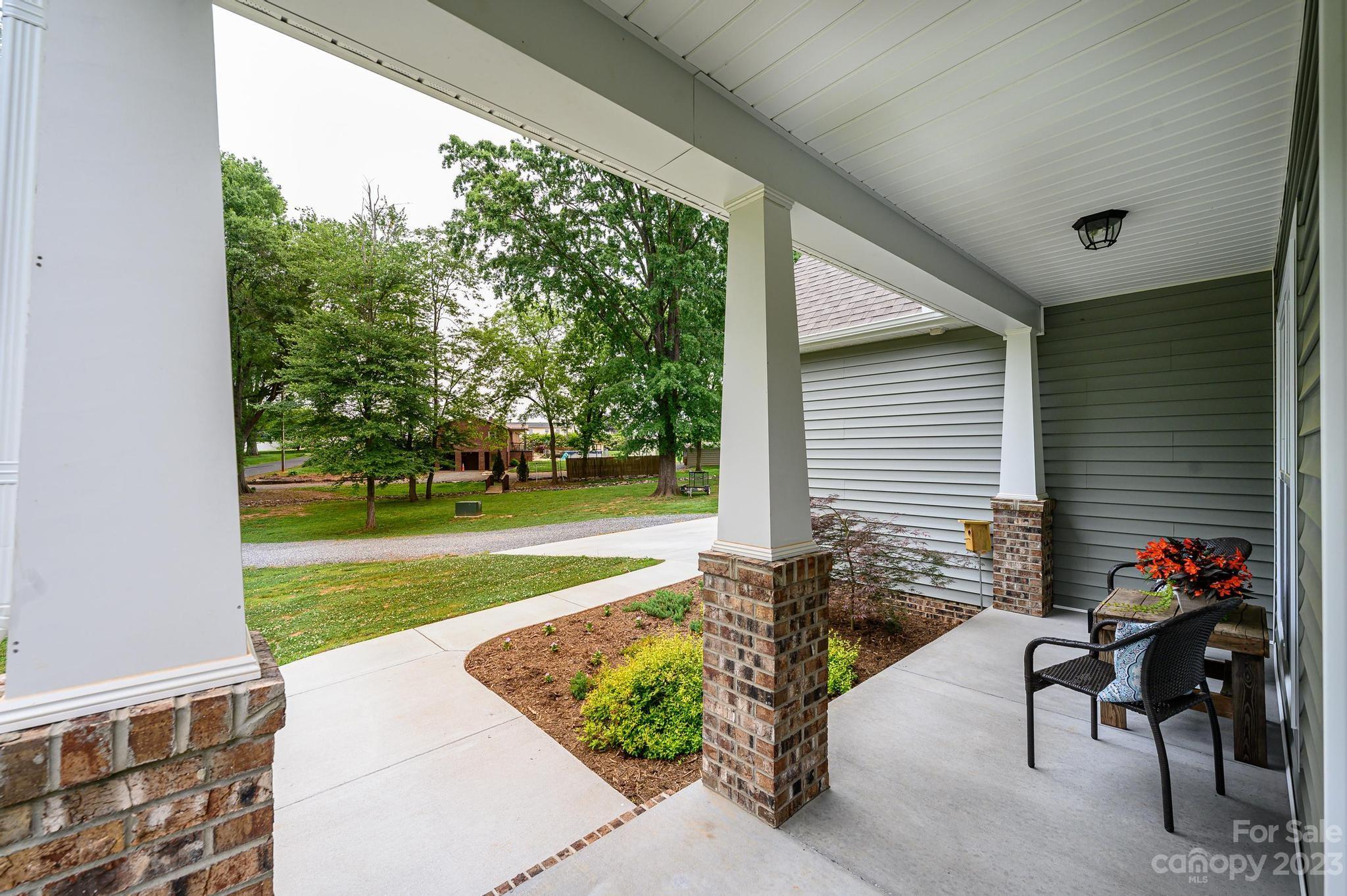 413 3rd Avenue Southwest Conover, NC 28613 - Photo 3 of 48 Gallery Image 3