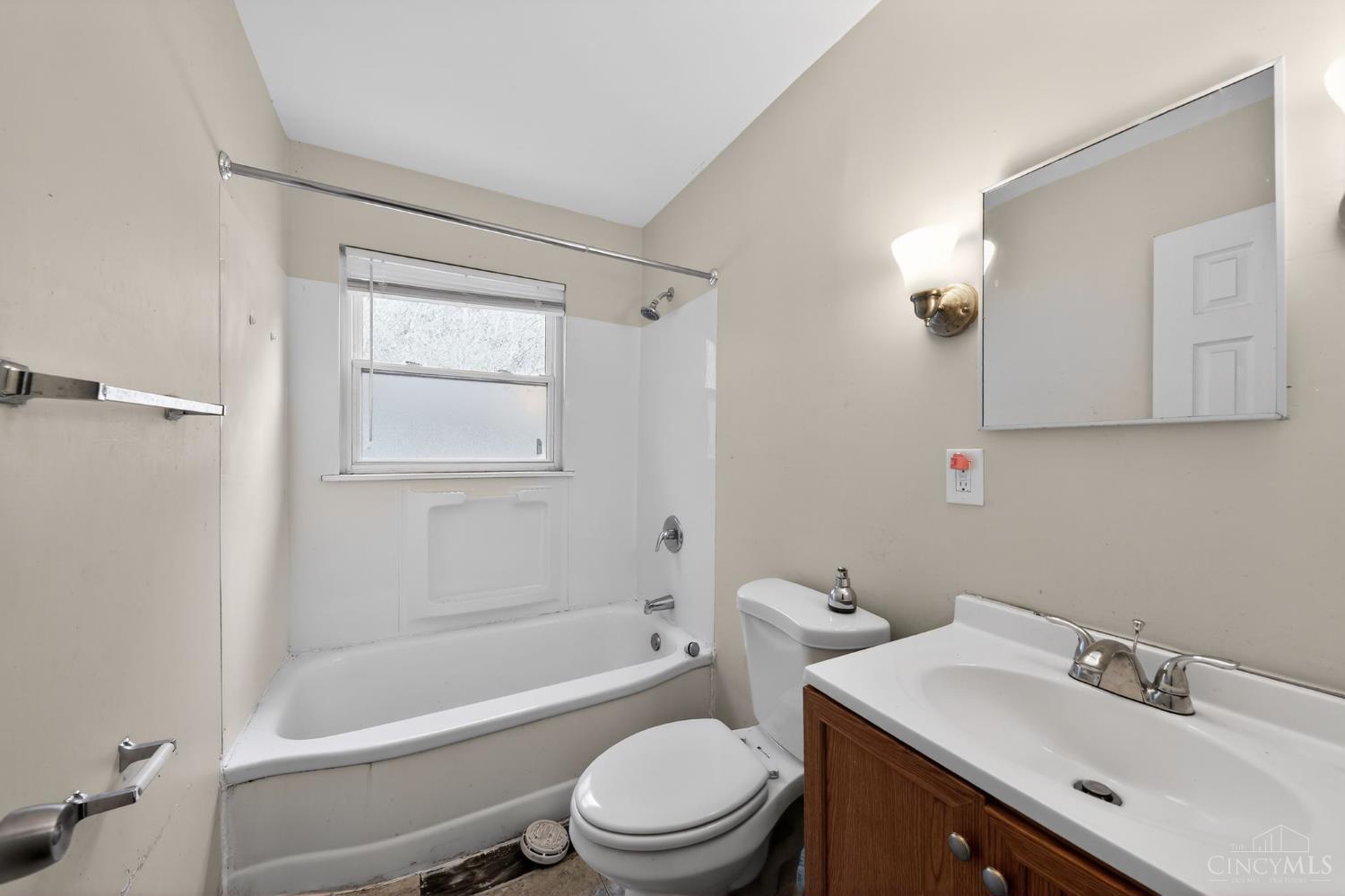 408 Roebling Road Cincinnati, OH 45204 - Photo 22 of 30
